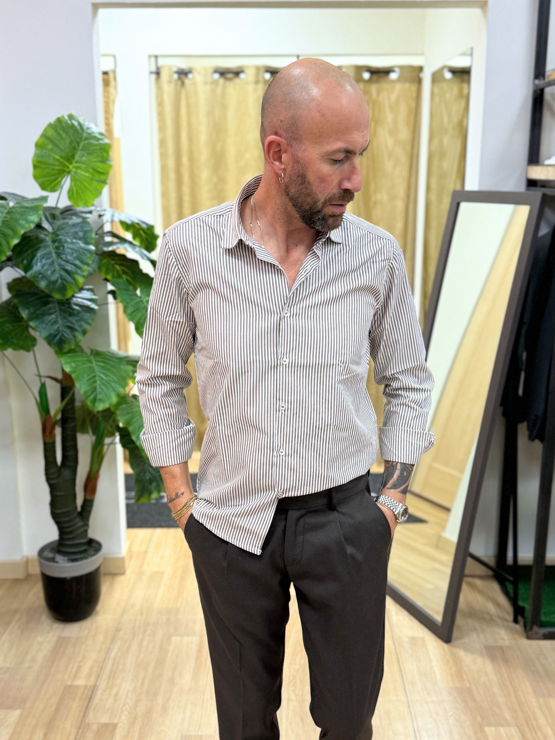 Camicia Slim Rigata Akirò Marrone
