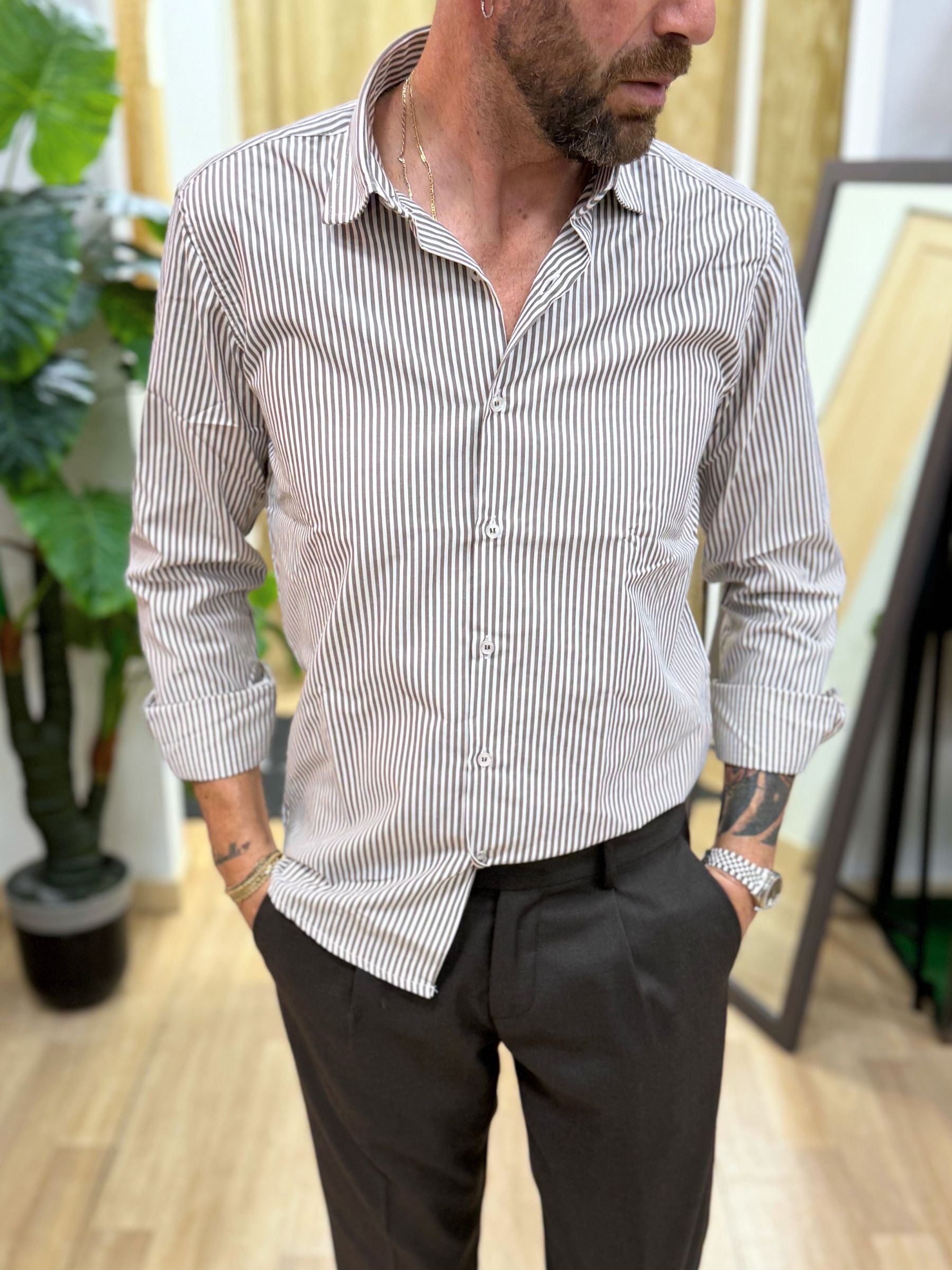 Camicia Slim Rigata Akirò Marrone