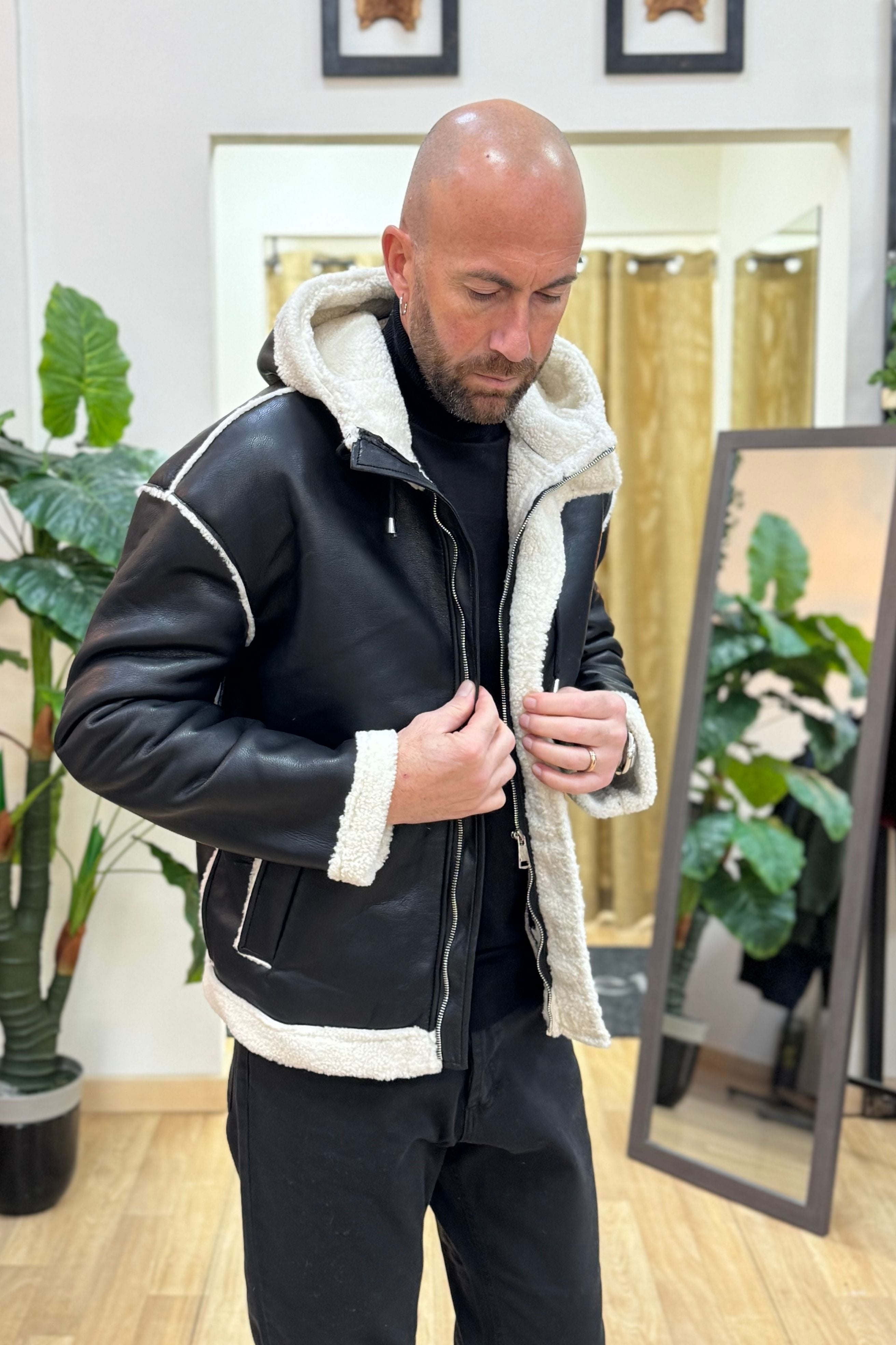 Montoncino Con Cappuccio Nero