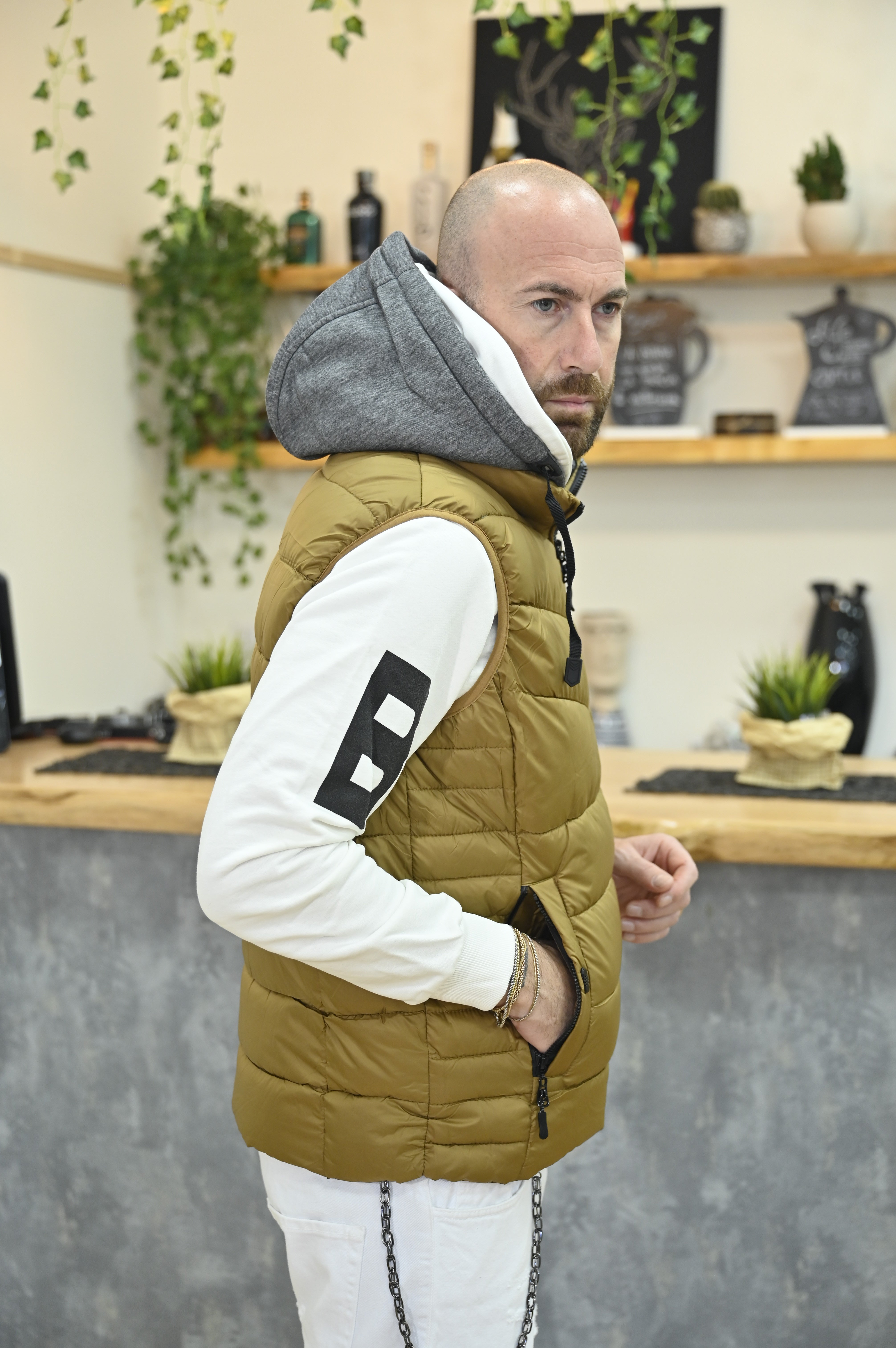 Gilet con cappuccio Cachi